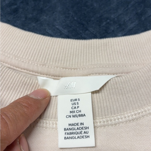 H&M Cream Women's Sweater with Gold Button Accents size S - Picture 7 of 8